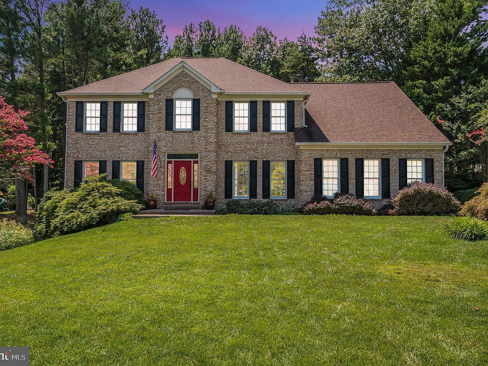 1st image of 7 Lakewind Ln