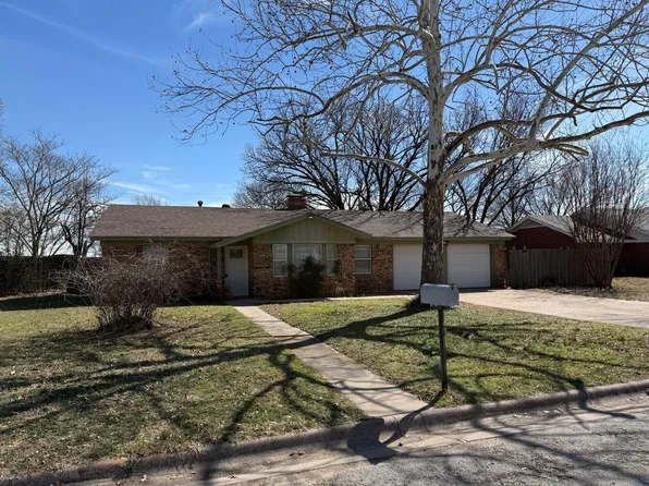 1307 Rock St, Bowie, TX 76230