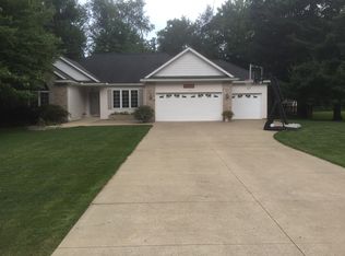 17109 Taft Dr, Three Rivers, MI 49093