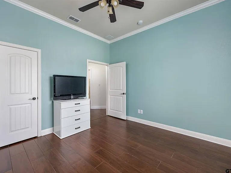 19503 Sara Ln — Photo 17