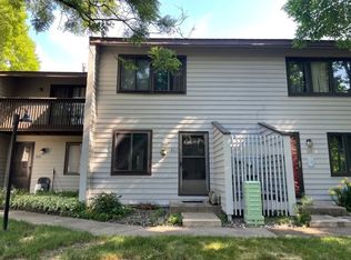 322 W Eagle Lake Dr, Maple Grove, MN 55369