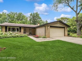 179 Acorn Ln, Libertyville, IL 60048