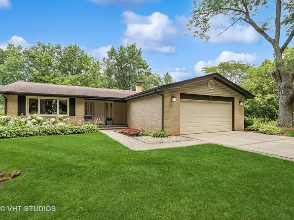 179 Acorn Ln, Libertyville, IL 60048