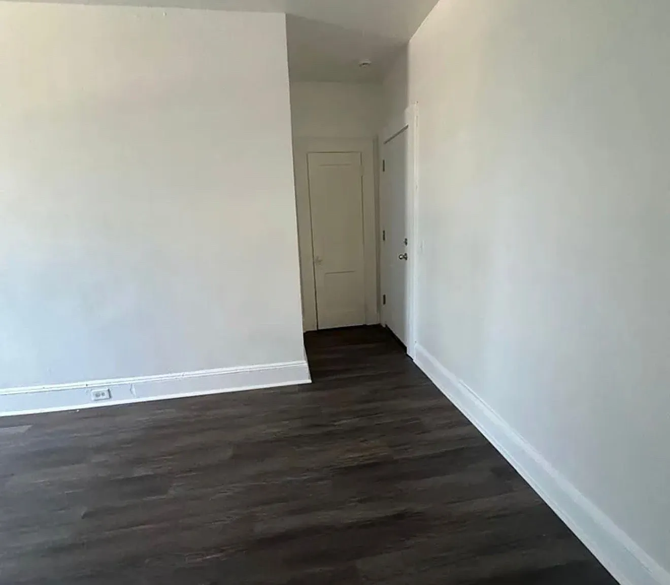 408 Charles St — Photo 2