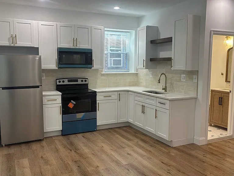 4517 Chester Ave #2F — Photo 4