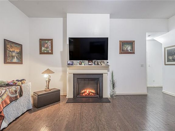 4th image of 21 Sunny Point