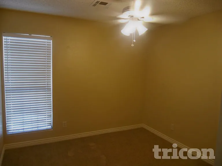 1706 N Comanche Dr — Photo 8