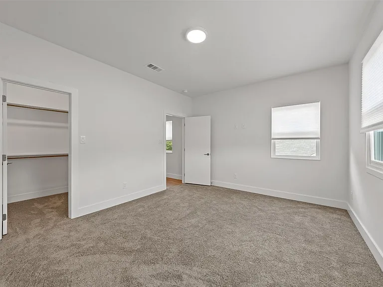 1220 E 9th St — Photo 23