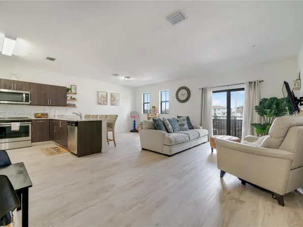 15500 SW 136th St #216, Miami, FL 33196