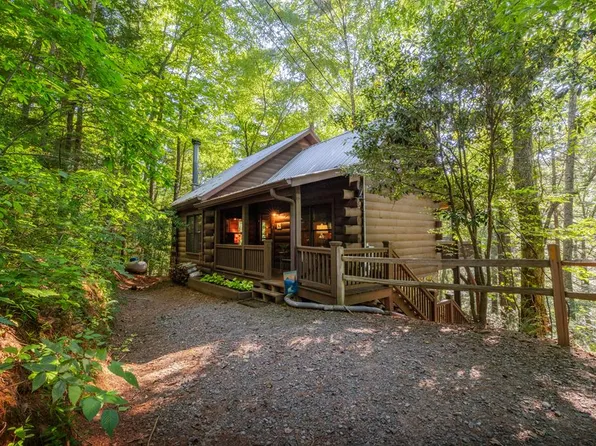 76 Creekside Dr, Ellijay, GA 30540