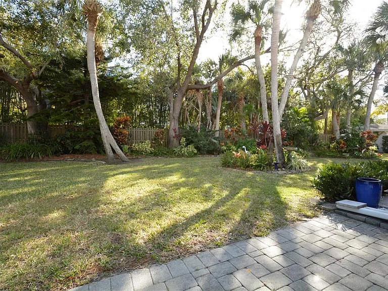 705 W Venice Ave #705-B — Photo 17