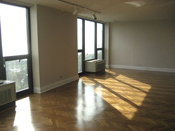 3rd image of 2500 N Lakeview Ave APT 2803
