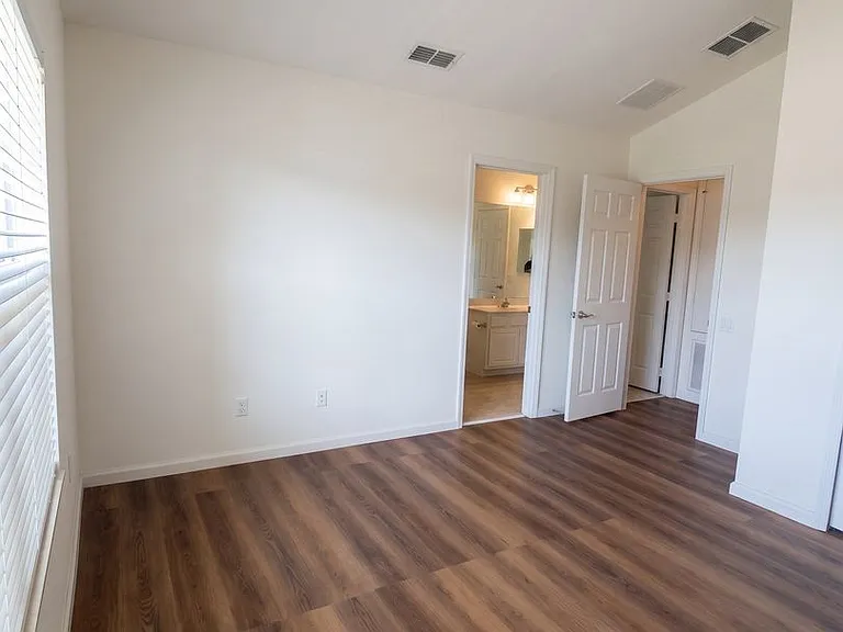 831 Enclair St — Photo 14