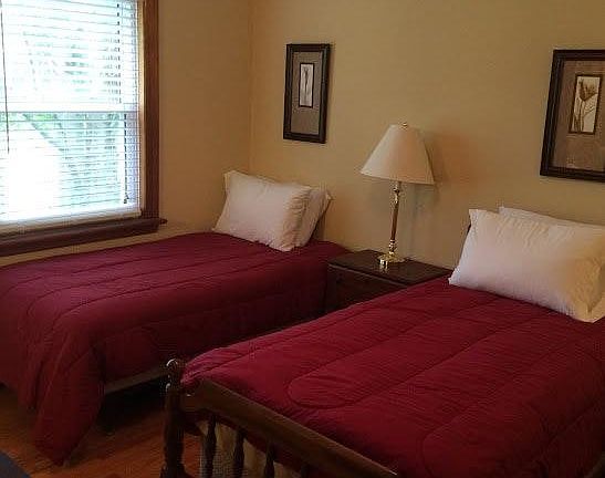 Two twin beds. Ideal for rommmates