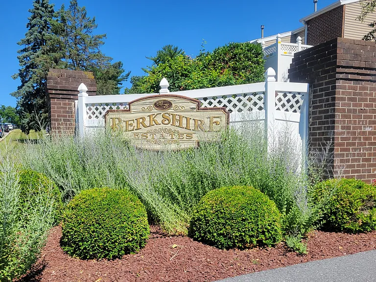2902 State Hill Rd #G-3 — Photo 2