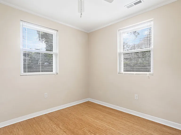 865 Santee St — Photo 13