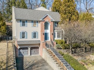 3 Laurel Ln, Bernardsville, NJ 07924