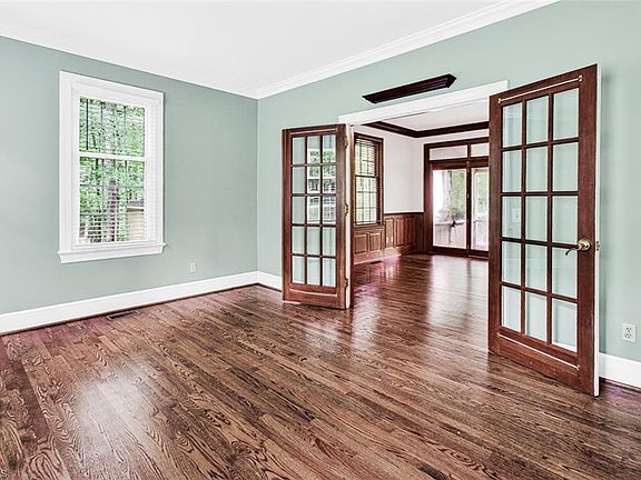 5th image of 1018 Viewmont Dr