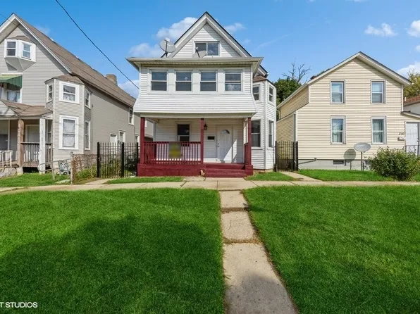 218 Liberty St, Waukegan, IL 60085