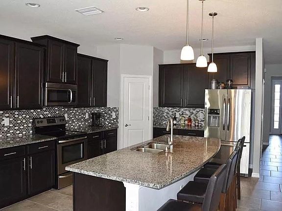 4th image of 2936 Oriole Dr