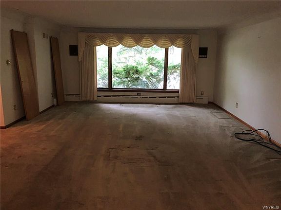 3rd image of 25 Constance Ln