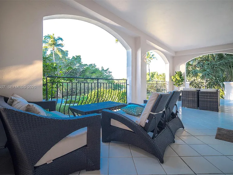 19211 Fisher Island Dr #19211 — Photo 22