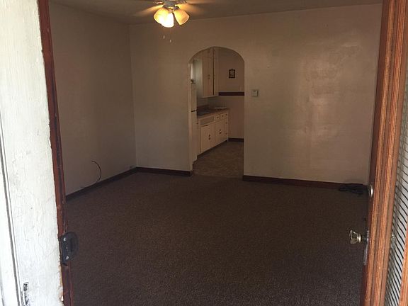 2nd image of 606 S Lynn St