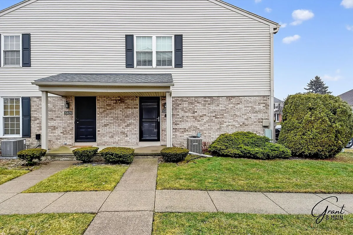 Building Photo - 15834 N Franklin Dr