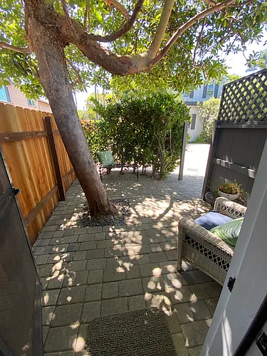 226 W De La Guerra St #C Photo 1 226 W De La Guerra St #C Photo 1