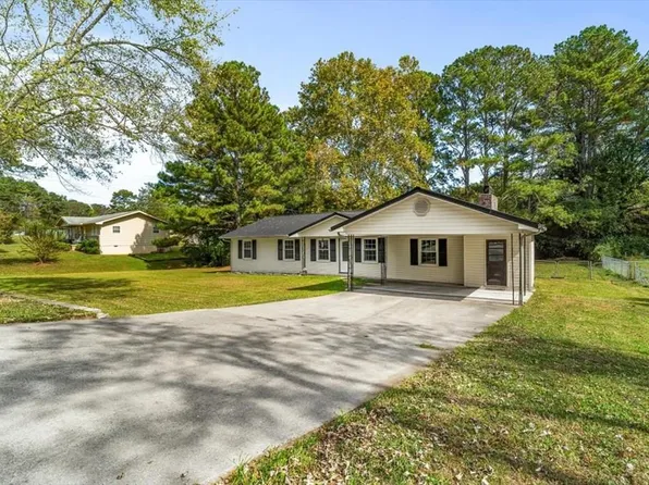 1105 McClure Dr, Tunnel Hill, GA 30755