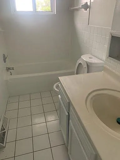 4871 Banbury Ct APT 13 photo 1