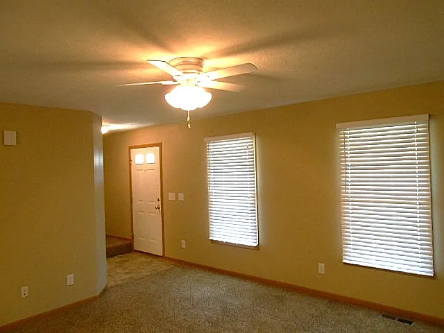 4 bed, 2.5 bath, 1518 sqft, $2,230 — Photo 3