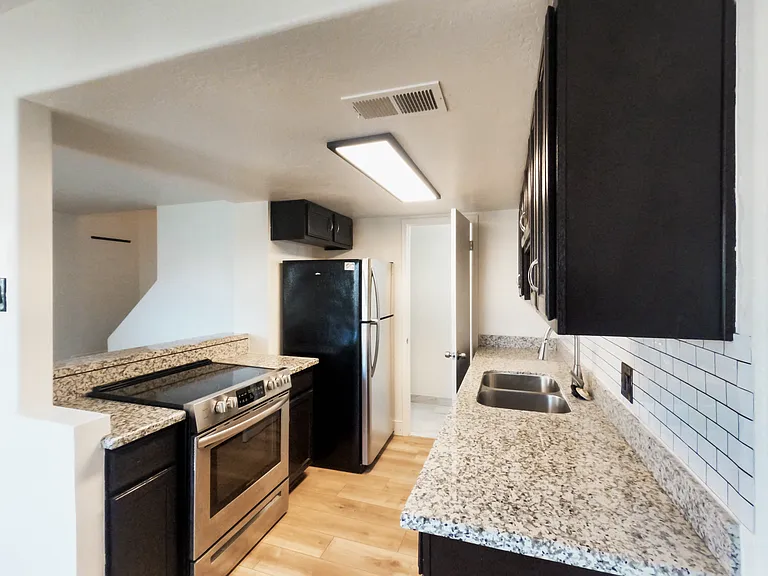 1219 E Townley Ave — Photo 5