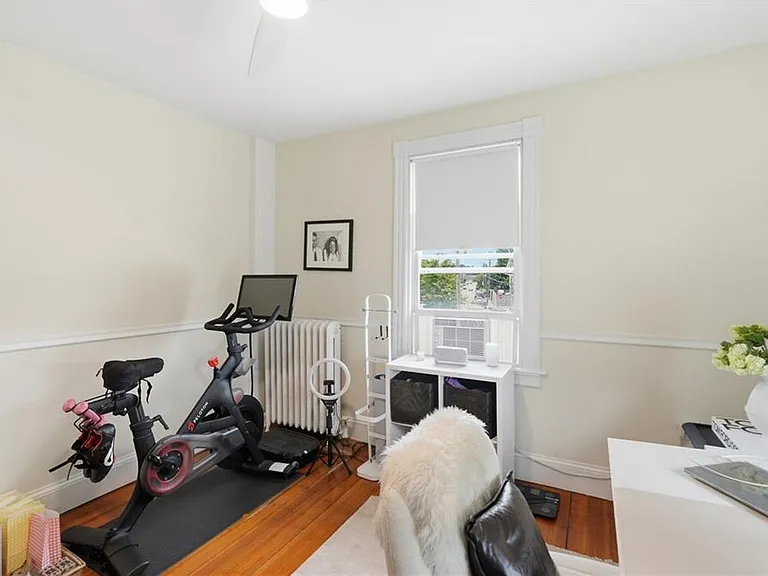 52 Berkeley Ave — Photo 25