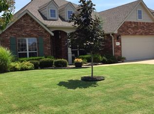 3801 SW Banbury Dr, Bentonville, AR 72713