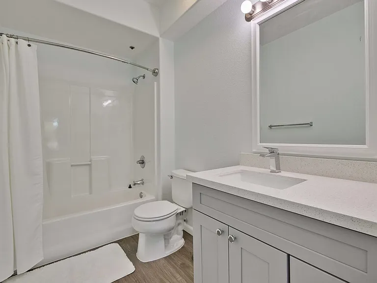 453 E Okeefe St #307 — Photo 37