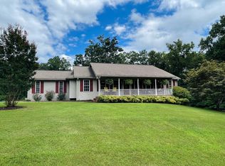 880 Lakeridge Cir, Troutville, VA 24175