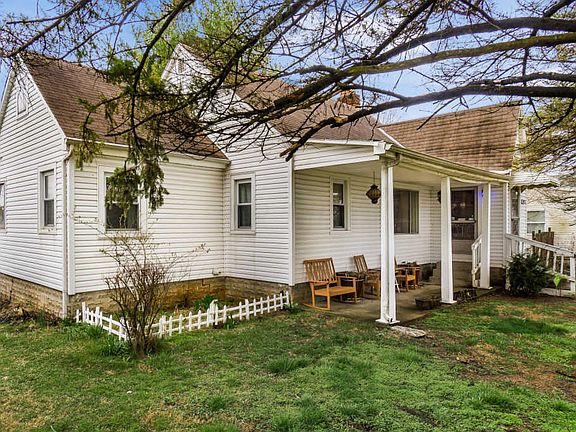 3rd image of 3403 Lewis Rd