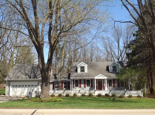 1327 Main St, Delafield, WI 53018