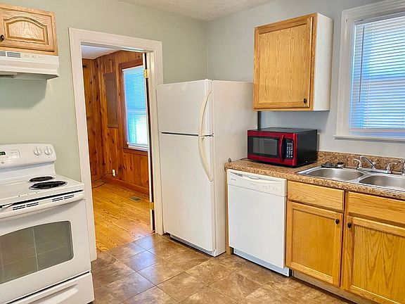 5th image of 137 N Meadow Dr