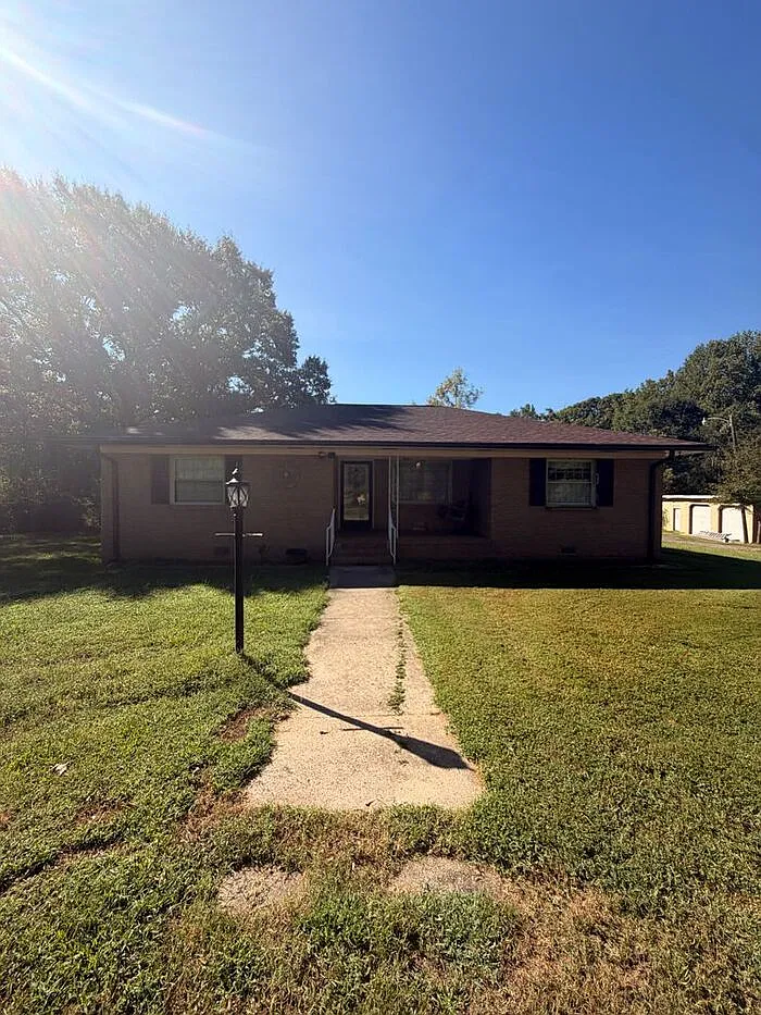 2 bed, 1.5 bath, 1500 sqft, $1,550 — Photo 1