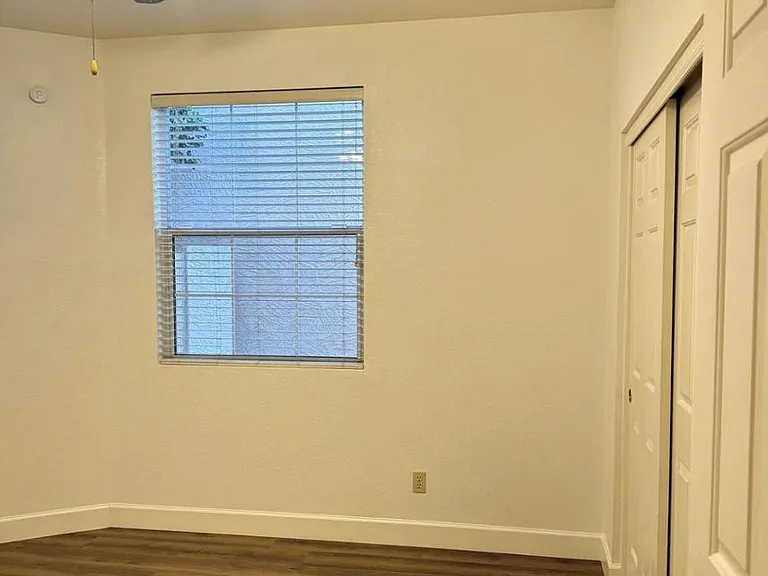 313 W Monte Cristo Ave — Photo 8