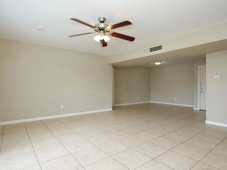 2822 S Bartell Dr #6 — Photo 8