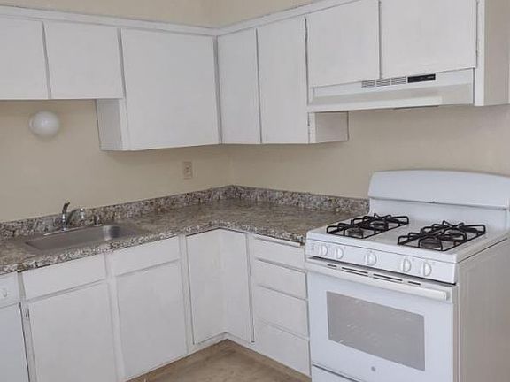 3rd image of 1112 W 5th St APT 3