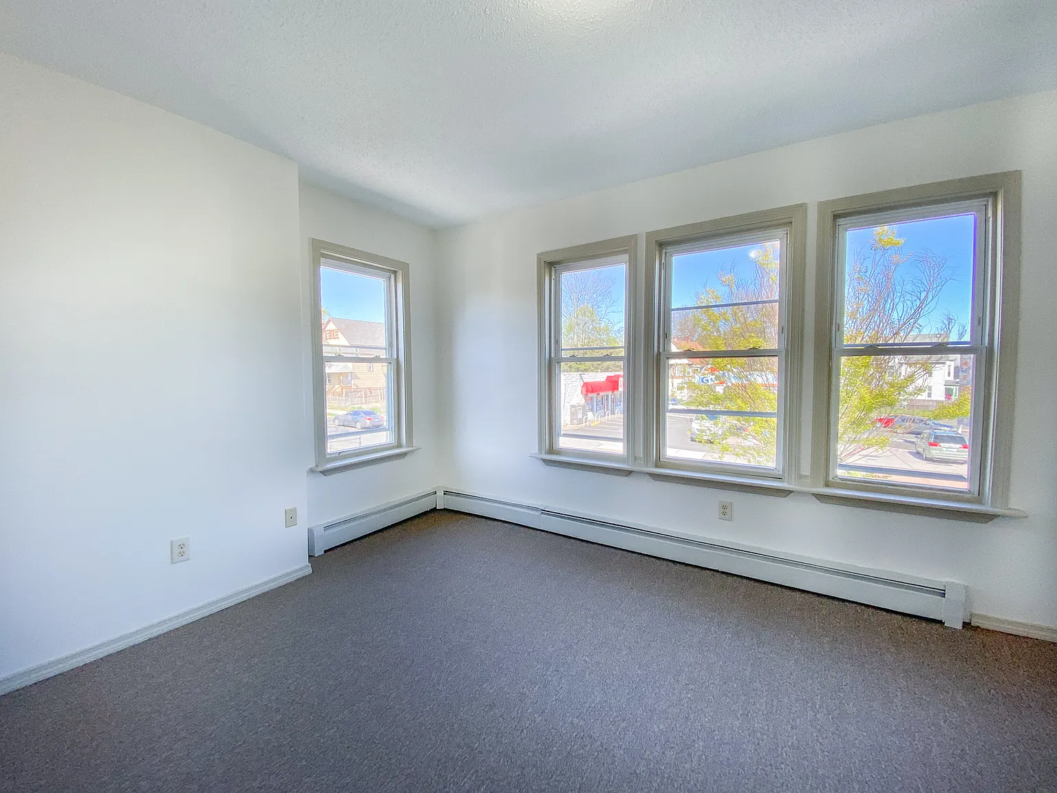 2 bed, $1,600 — Photo 2