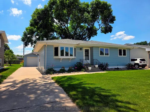 3007 W 16th St, Grand Island, NE 68803