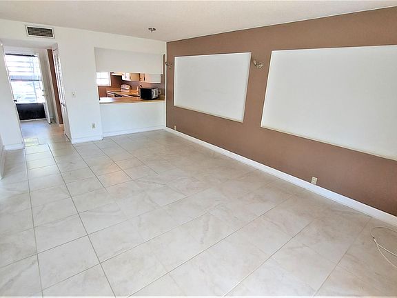 5th image of 4513 S Oak Dr Unit Q81