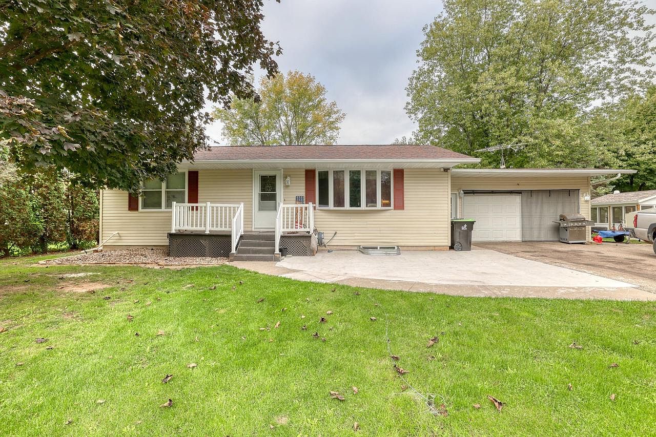 6571 Spruce LANE, Winneconne, WI 54986 Zillow