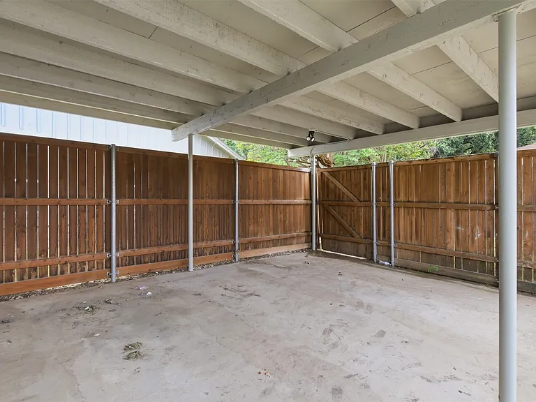 7515 Meadow Oaks Dr — Photo 22