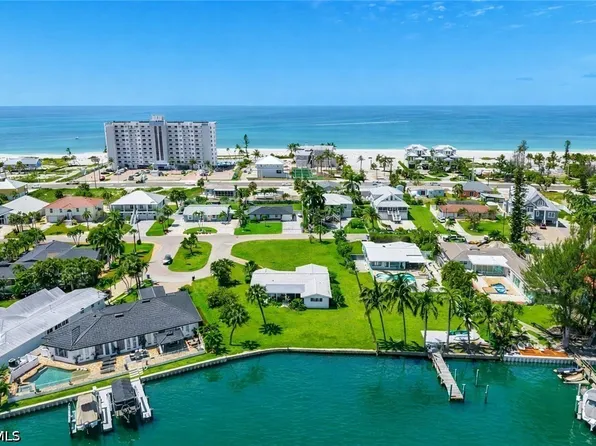 7861 Buccaneer Dr, Fort Myers Beach, FL 33931